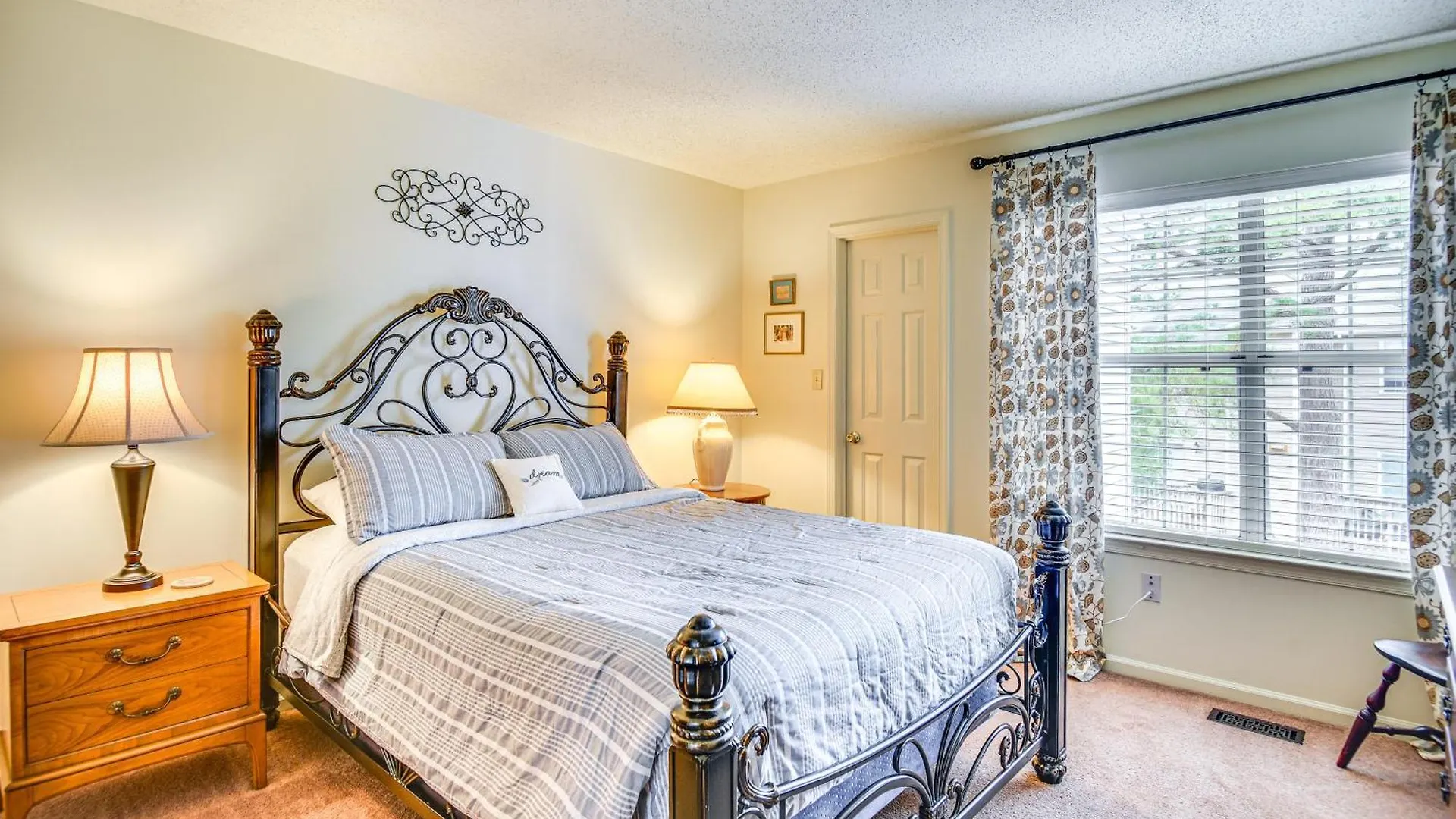 Home 5 Mi To Colonial Pkwy, 11 Mi To Busch Gardens Williamsburg 0*,  United States